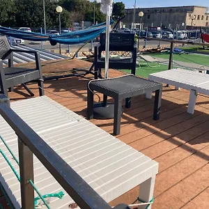  Appartement Houseboat Sardinia